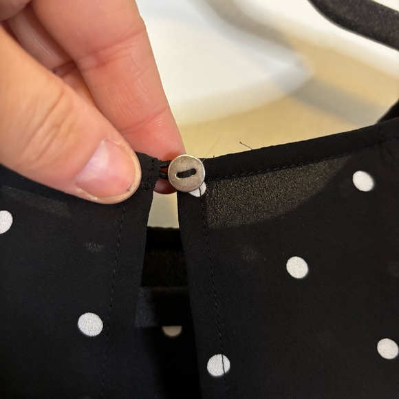 Forever 21 Black Top with White Dots Size XL - Picture 5 of 10